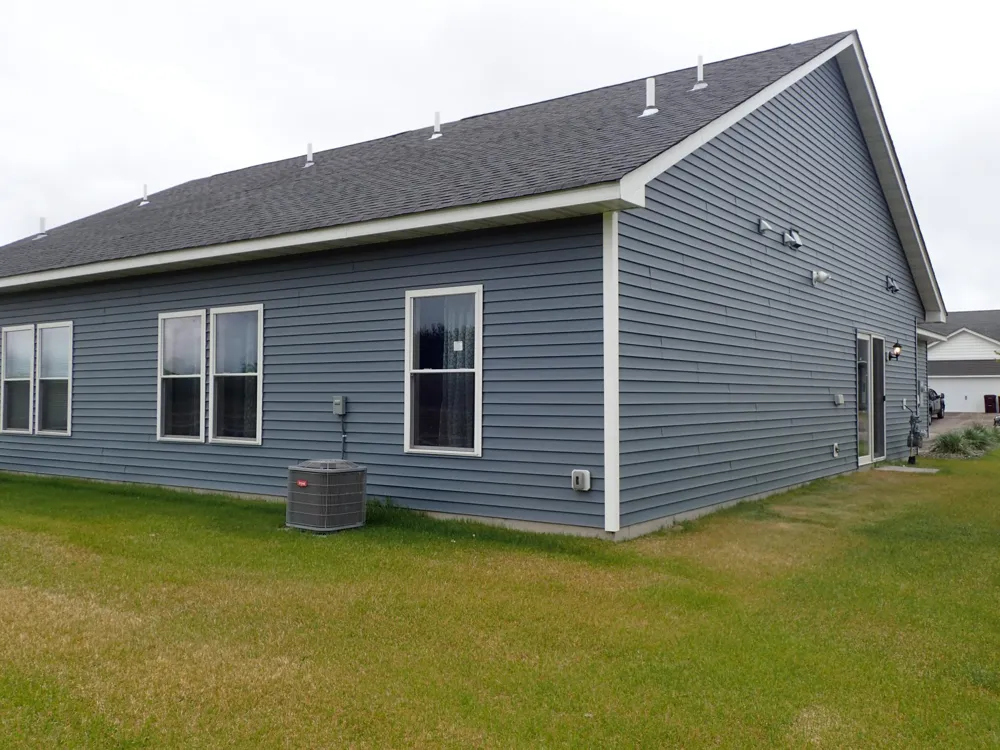 39872 Fallbrook Avenue North Branch, MN 55056