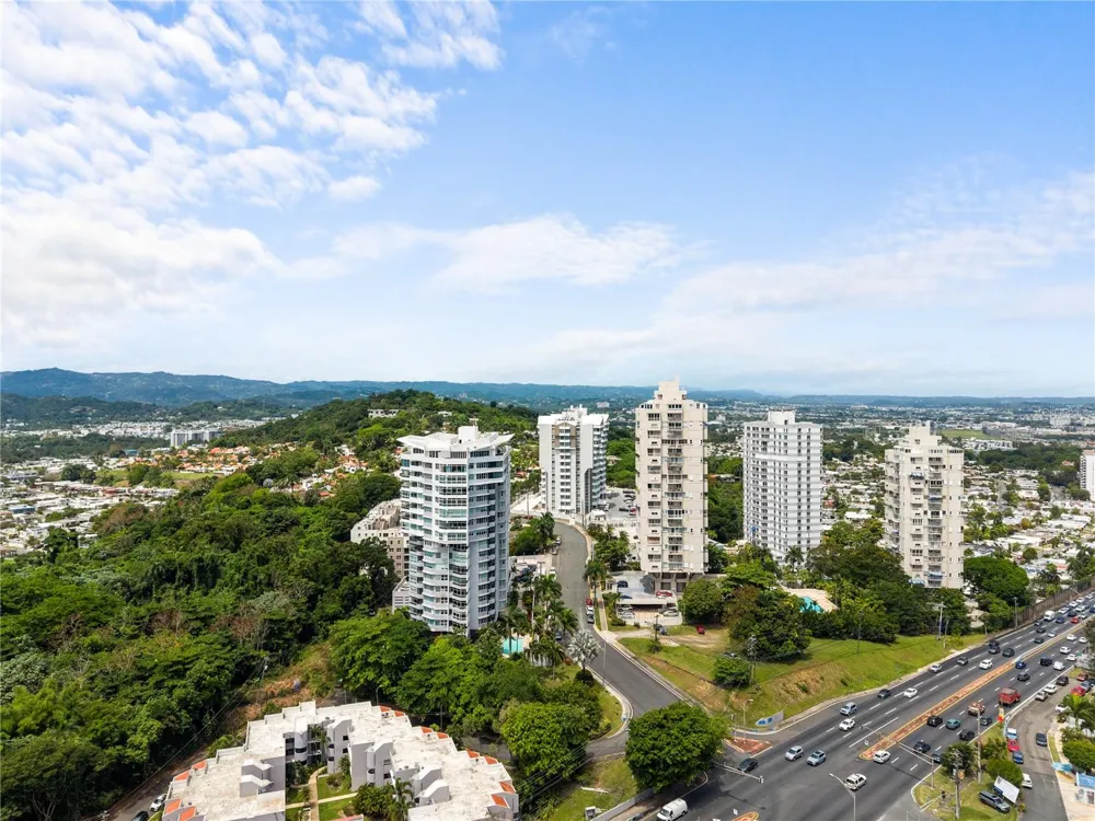 14 CARR 833 #1404 Guaynabo, PR 00966