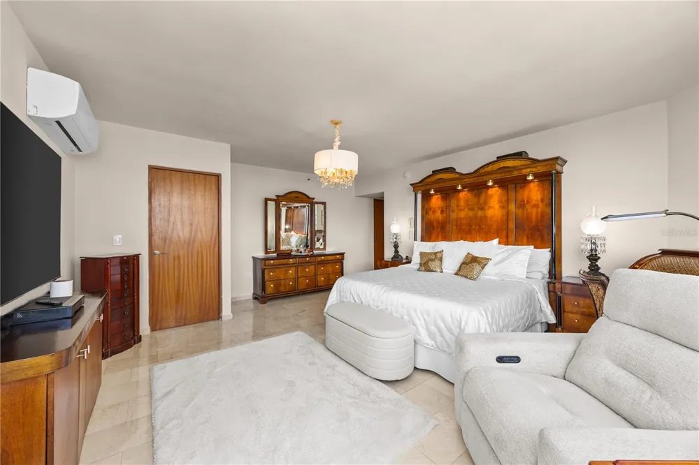 14 CARR 833 #1404 Guaynabo, PR 00966