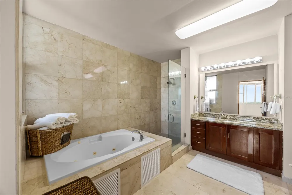 14 CARR 833 #1404 Guaynabo, PR 00966