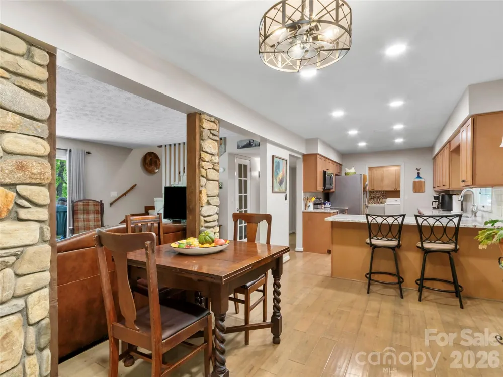 597 Sweetwater Ridge Road Burnsville, NC 28714