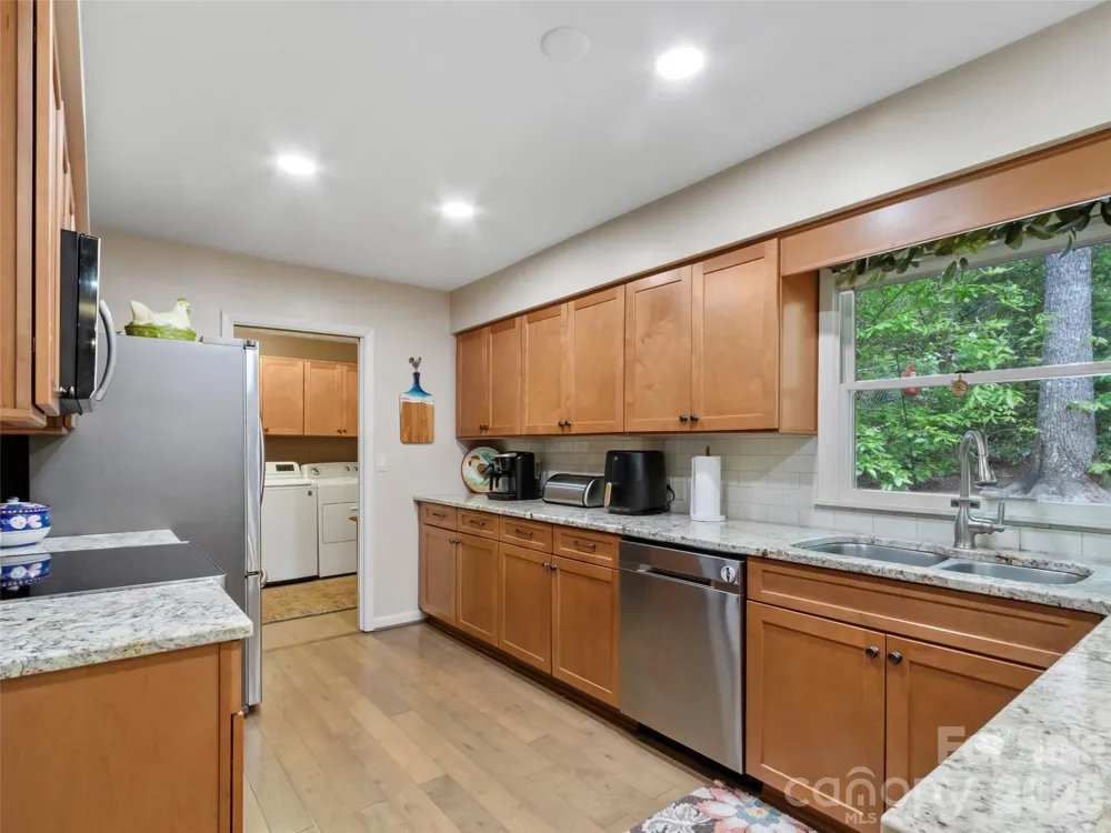 597 Sweetwater Ridge Road Burnsville, NC 28714