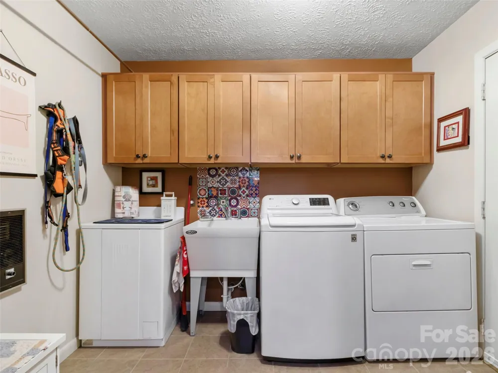 597 Sweetwater Ridge Road Burnsville, NC 28714
