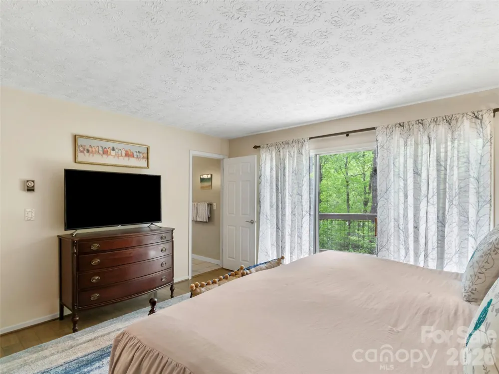 597 Sweetwater Ridge Road Burnsville, NC 28714