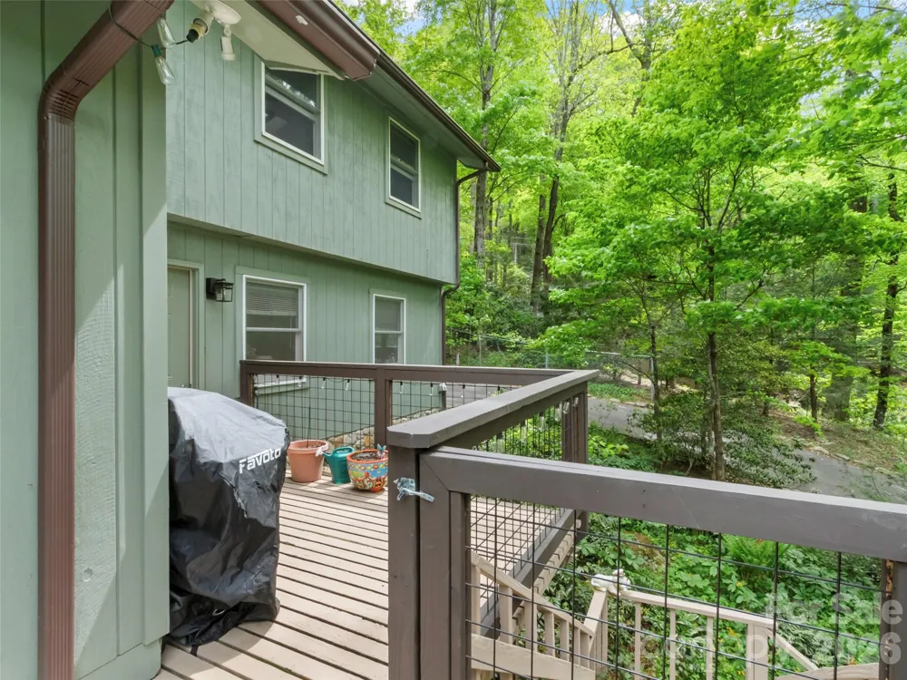 597 Sweetwater Ridge Road Burnsville, NC 28714