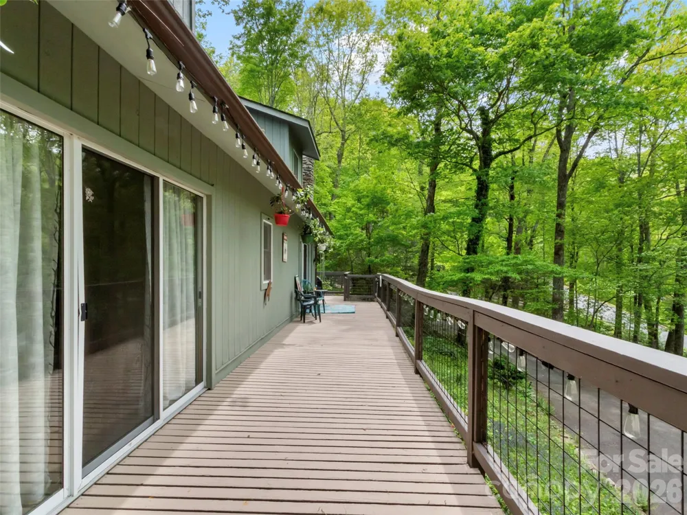 597 Sweetwater Ridge Road Burnsville, NC 28714
