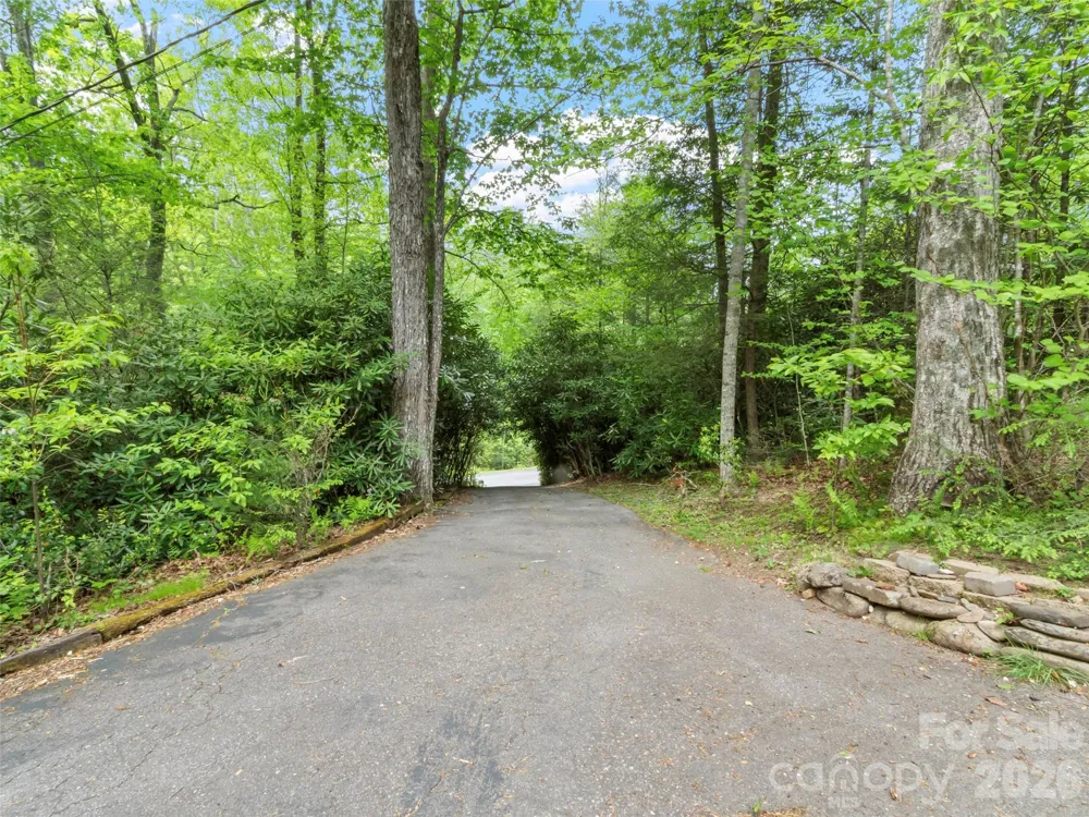 597 Sweetwater Ridge Road Burnsville, NC 28714