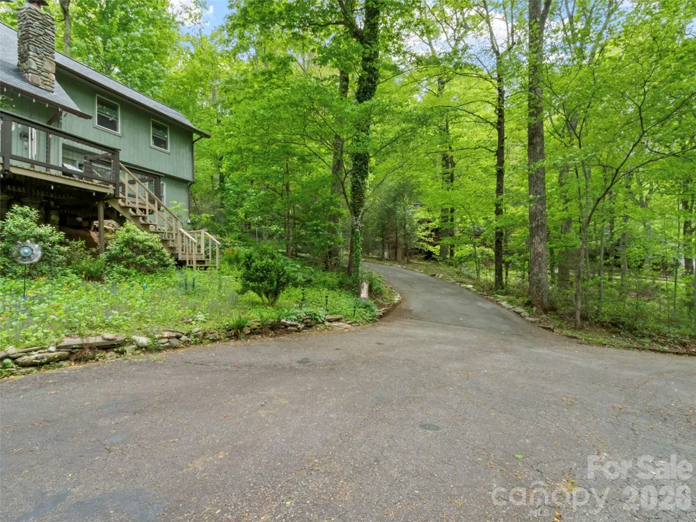 597 Sweetwater Ridge Road Burnsville, NC 28714