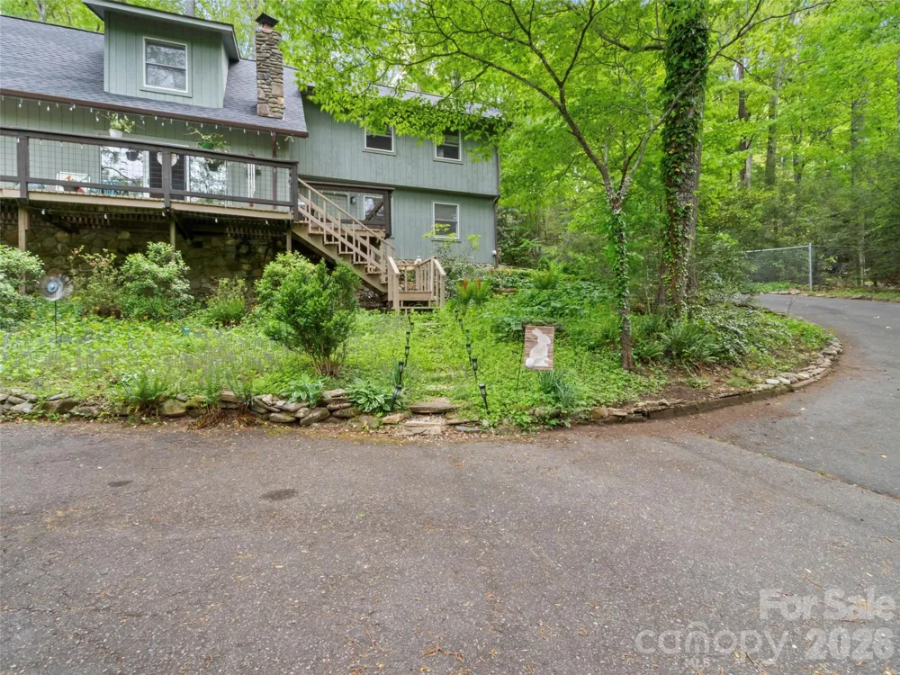 597 Sweetwater Ridge Road Burnsville, NC 28714