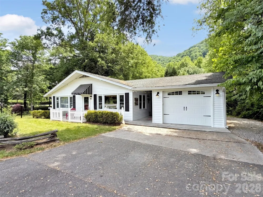 221 Moody Farm Road Maggie Valley, NC 28751
