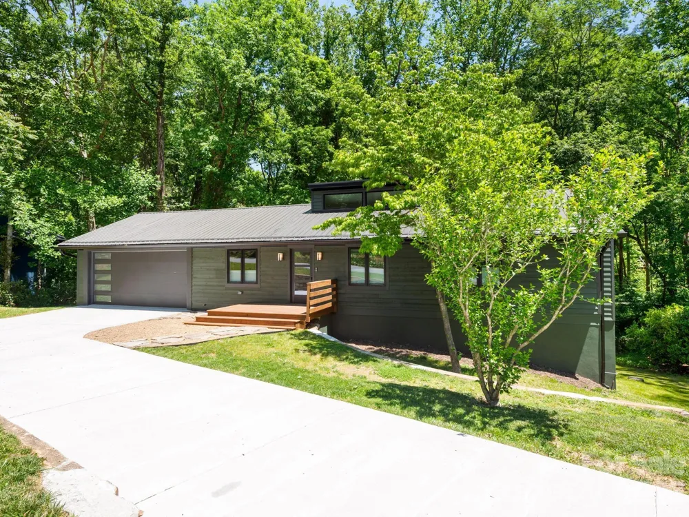 17 Muirfield Drive Arden, NC 28704