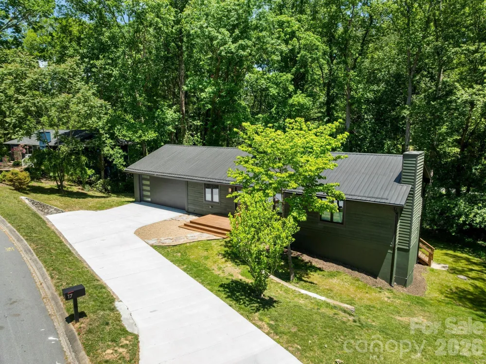 17 Muirfield Drive Arden, NC 28704
