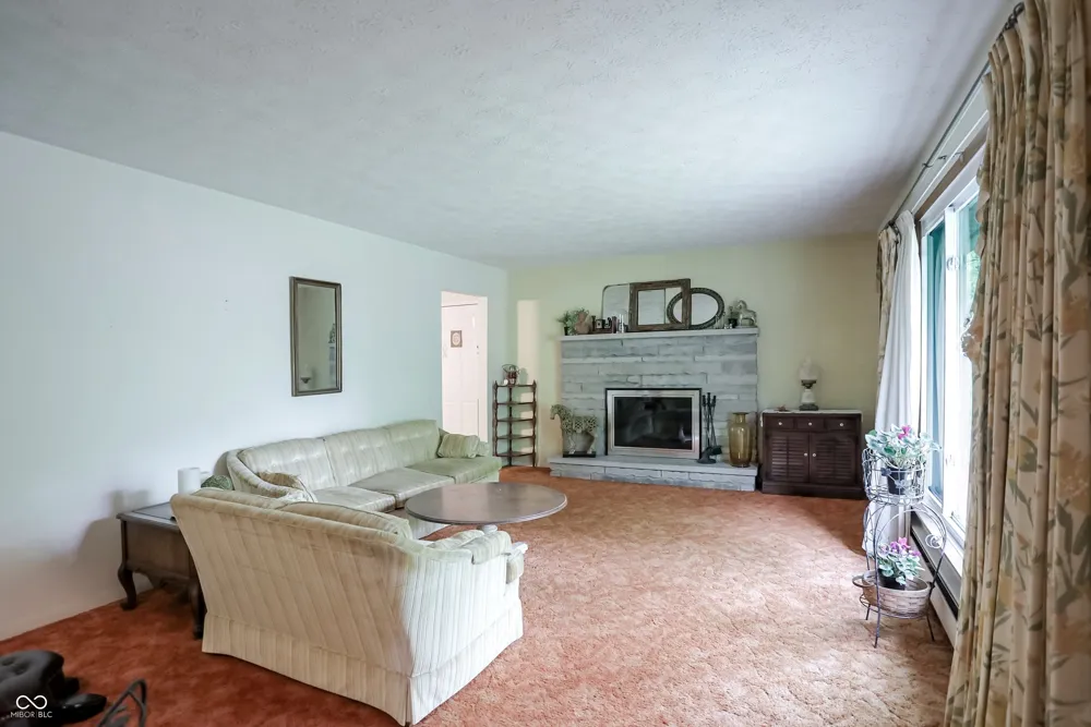 1609 E Woodland Drive Bloomington, IN 47408