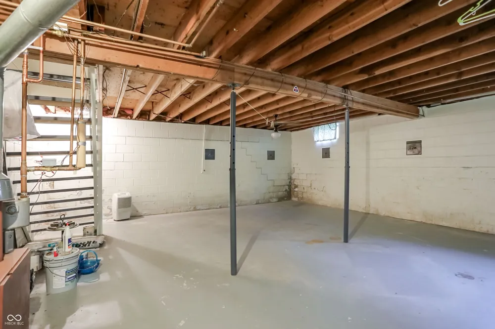 1609 E Woodland Drive Bloomington, IN 47408