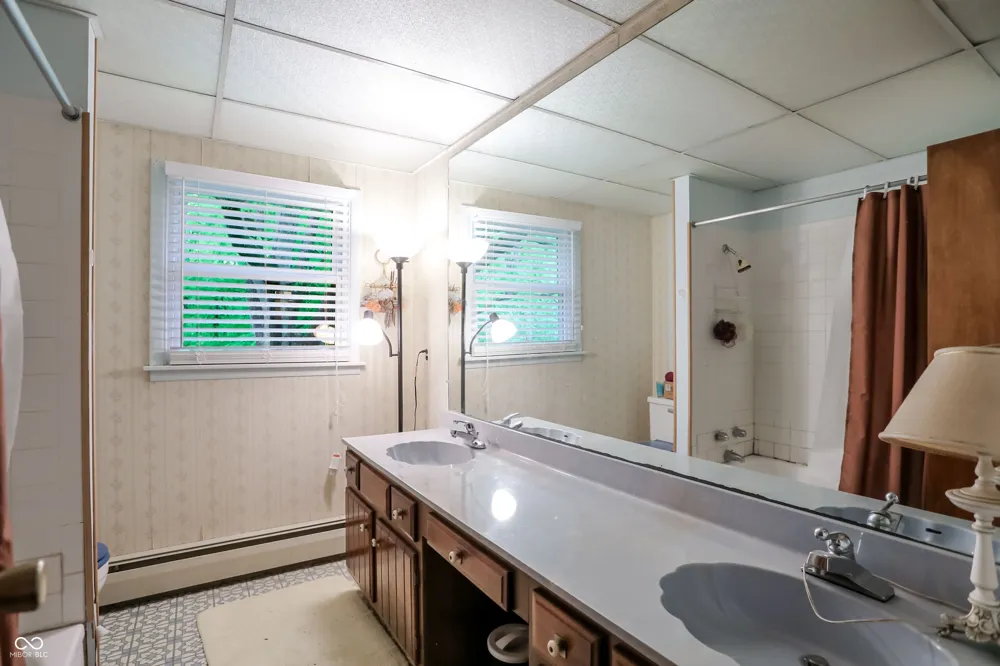 1609 E Woodland Drive Bloomington, IN 47408