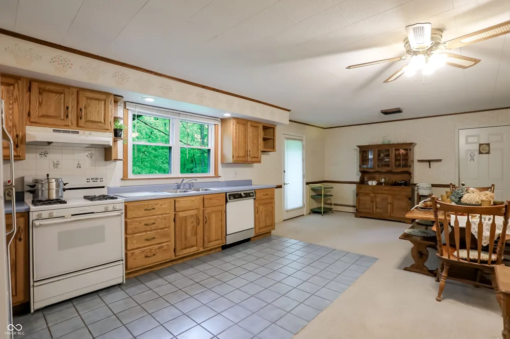 1609 E Woodland Drive Bloomington, IN 47408
