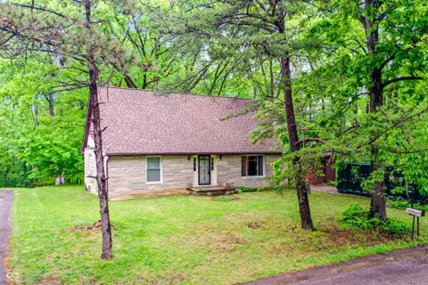 1609 E Woodland Drive