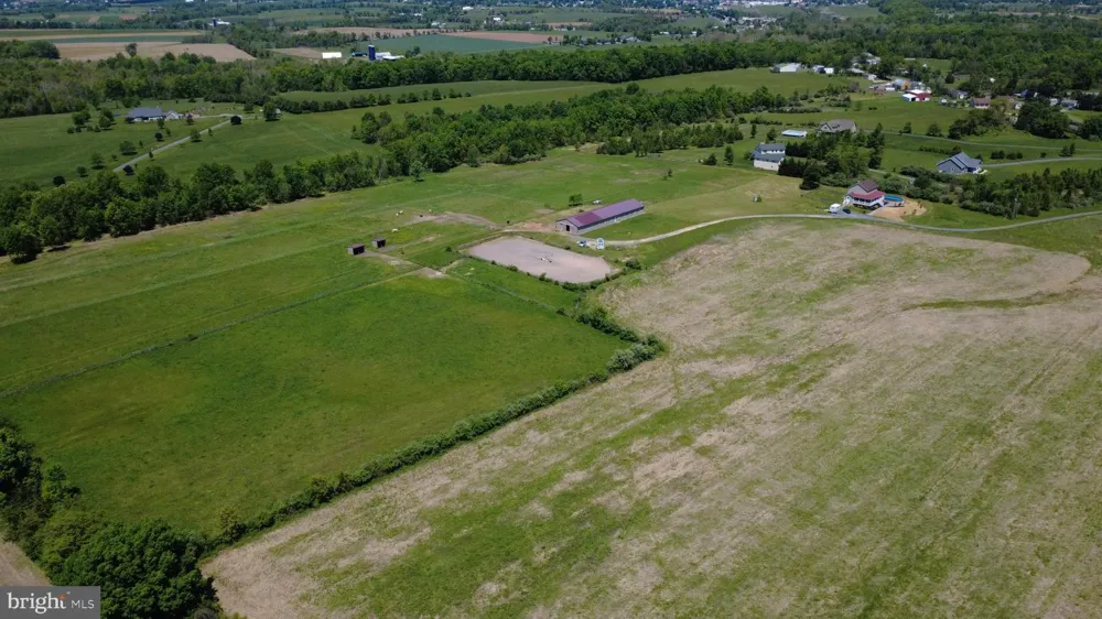 2472 BIGLERVILLE ROAD Gettysburg, PA 17325