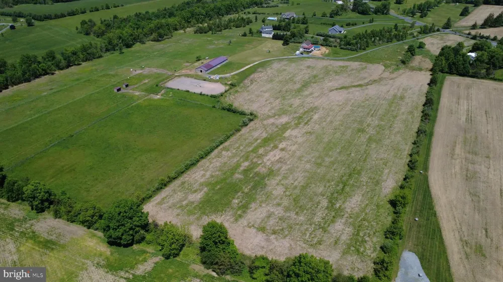 2472 BIGLERVILLE ROAD Gettysburg, PA 17325