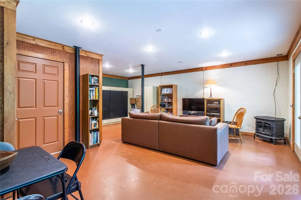 658 Tilley Creek Road Cullowhee, NC 28723