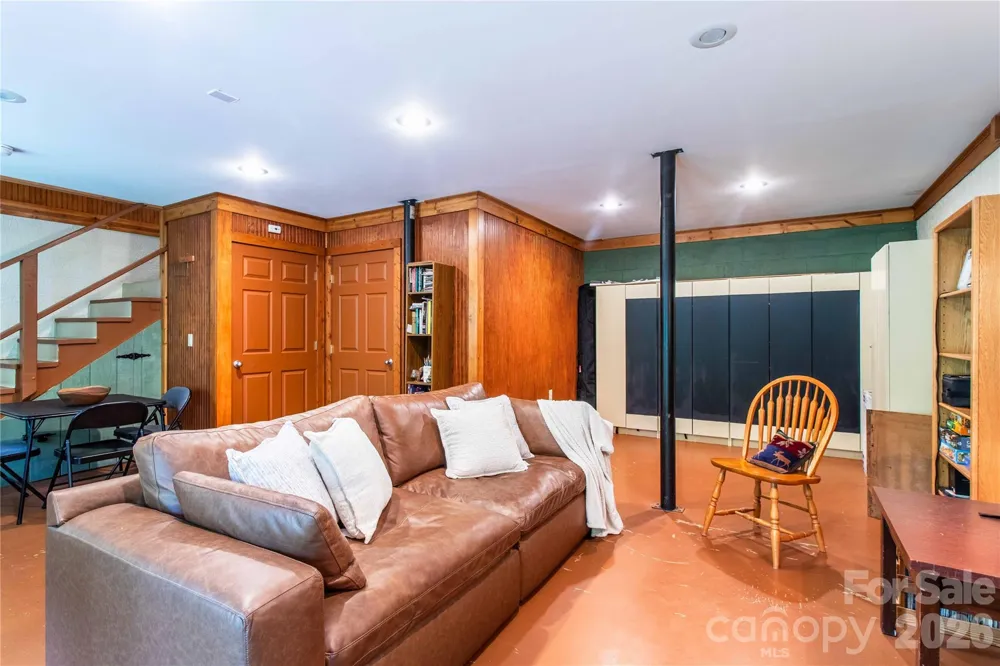 658 Tilley Creek Road Cullowhee, NC 28723
