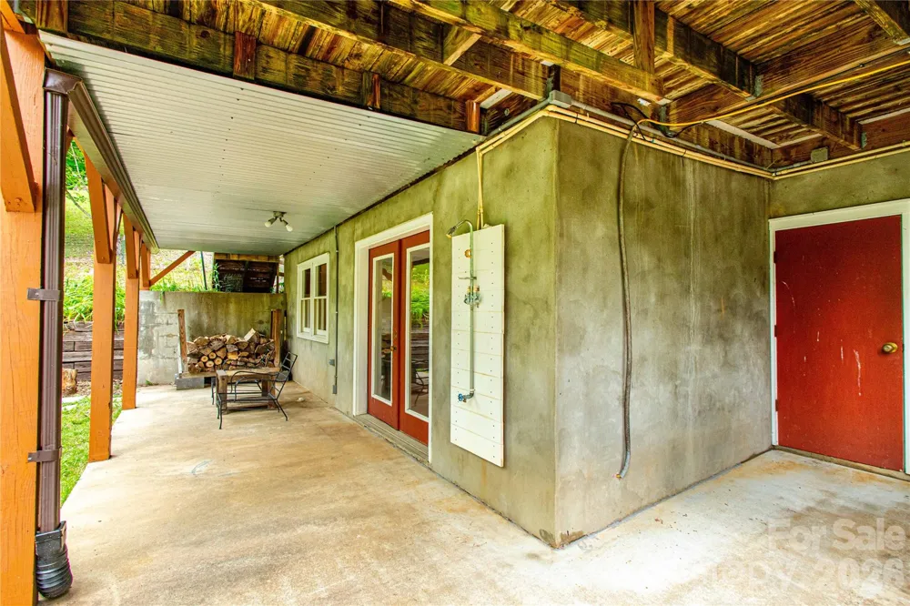 658 Tilley Creek Road Cullowhee, NC 28723