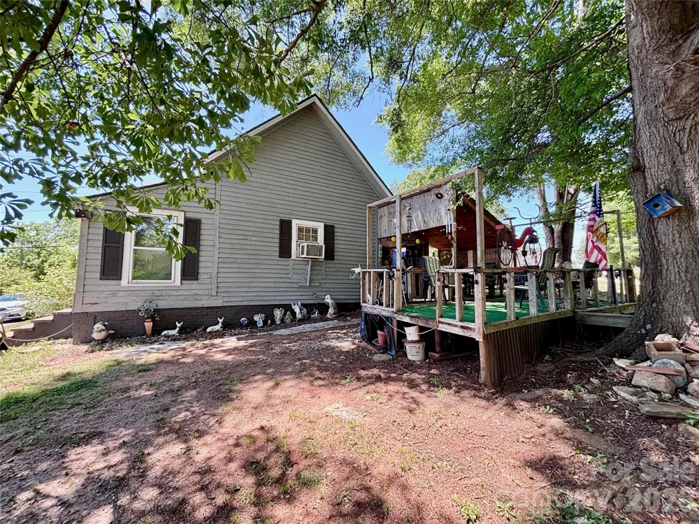 126 West Street Ellenboro, NC 28040