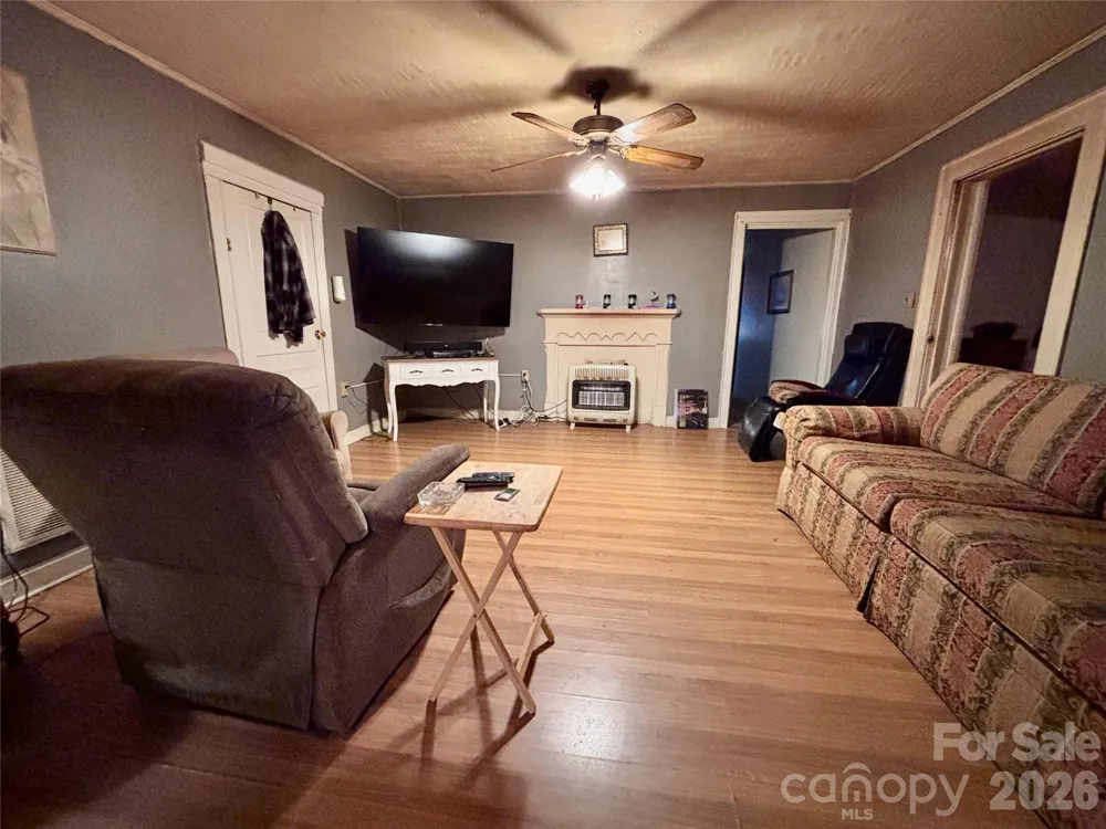 126 West Street Ellenboro, NC 28040