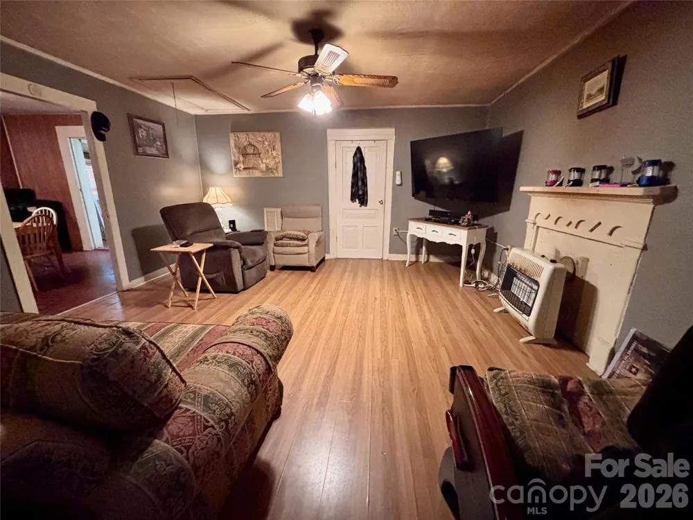126 West Street Ellenboro, NC 28040