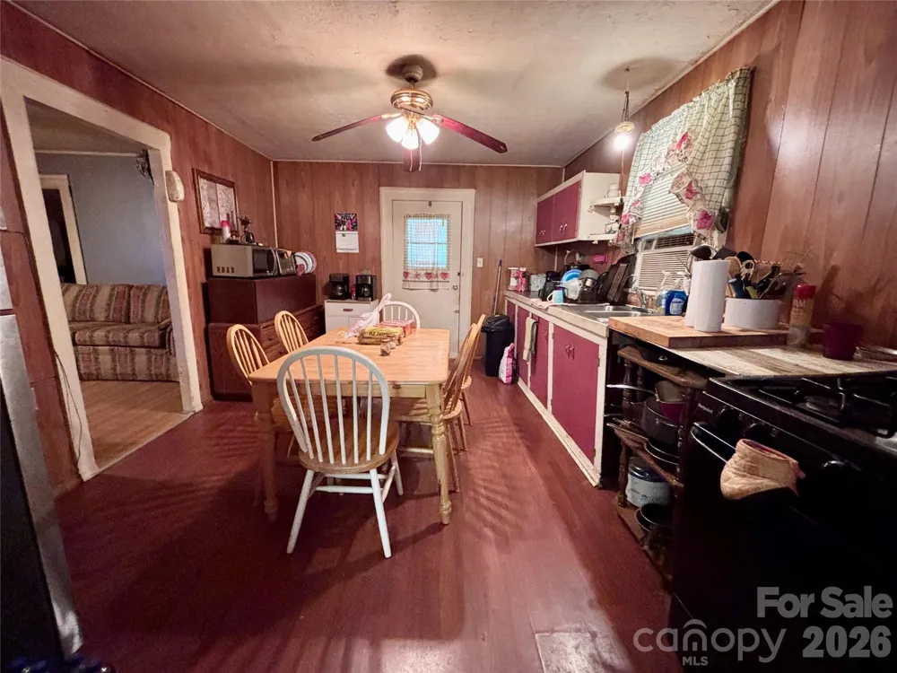 126 West Street Ellenboro, NC 28040