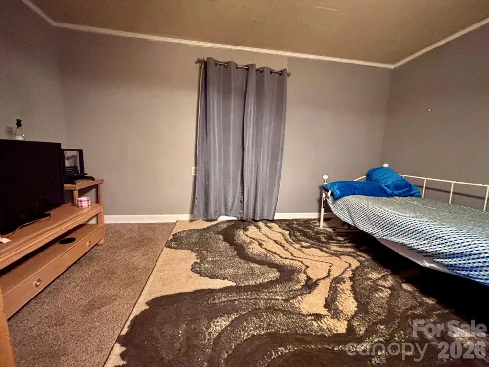 126 West Street Ellenboro, NC 28040