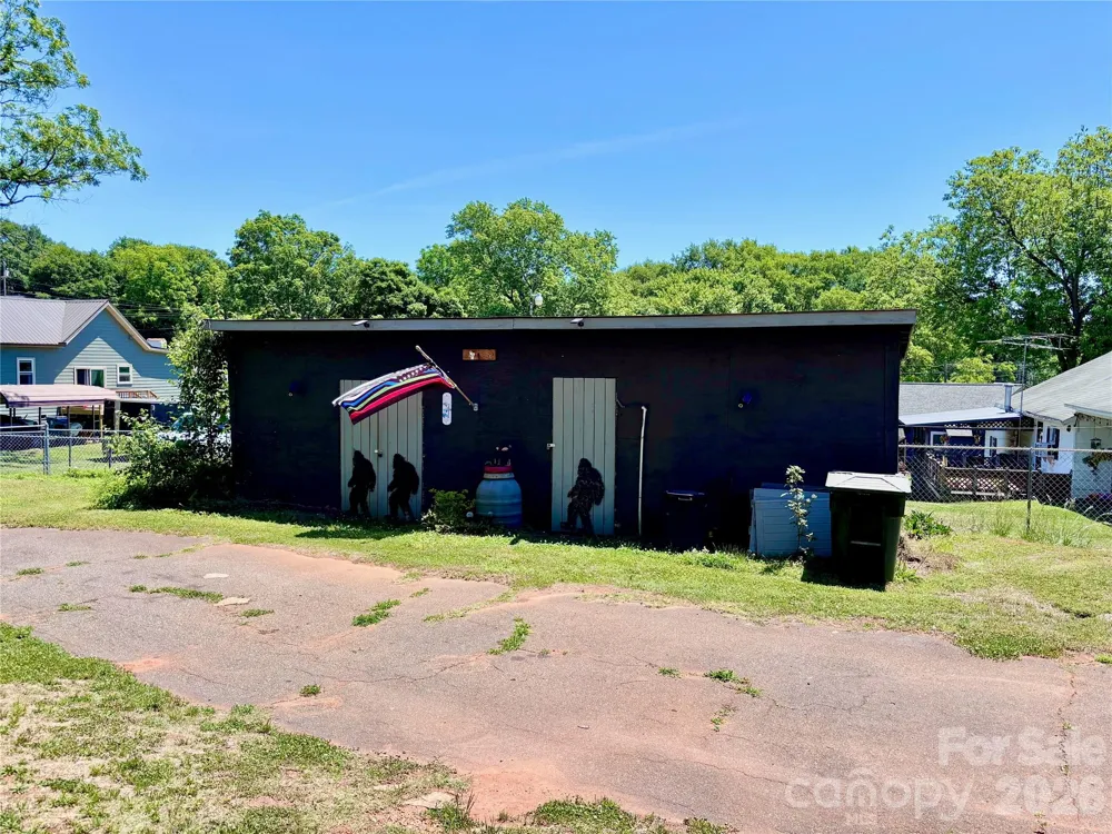 126 West Street Ellenboro, NC 28040