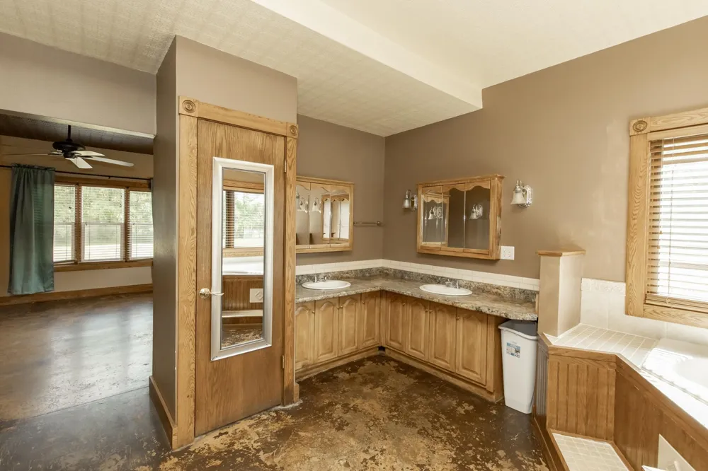 7770 Highway 18 Wyndmere, ND 58081