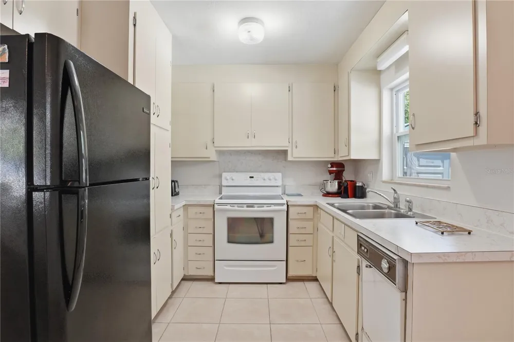 73 SAINT LUCIE AVENUE Sarasota, FL 34232