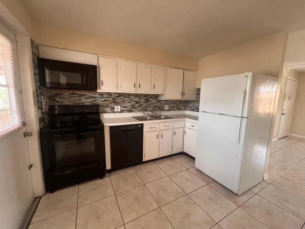 1665 W OAK RIDGE ROAD #C Orlando, FL 32809