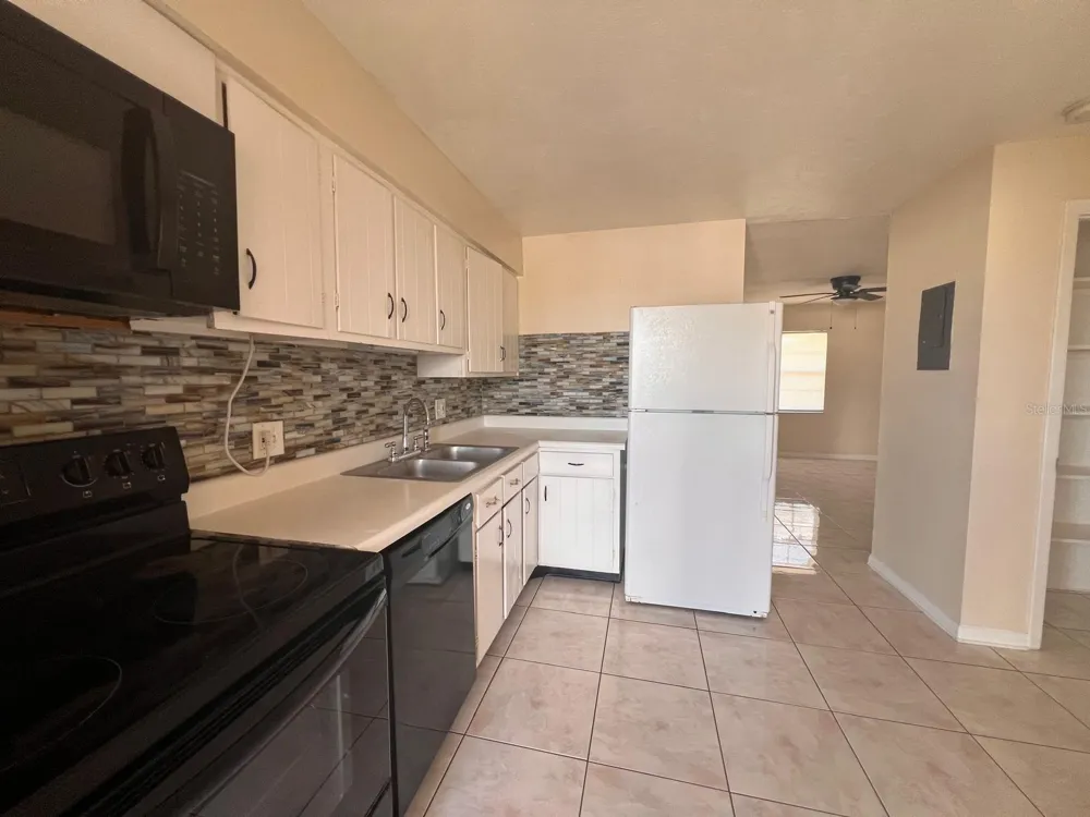 1665 W OAK RIDGE ROAD #C Orlando, FL 32809