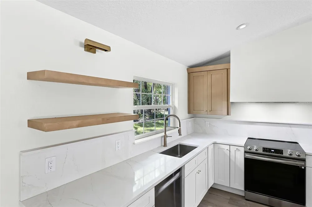 320 KENORA DRIVE Orange City, FL 32763
