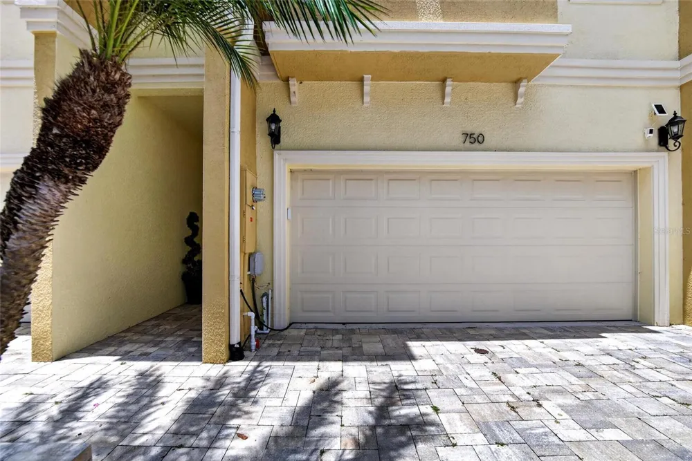 750 GRAND CYPRESS LANE Tarpon Springs, FL 34689