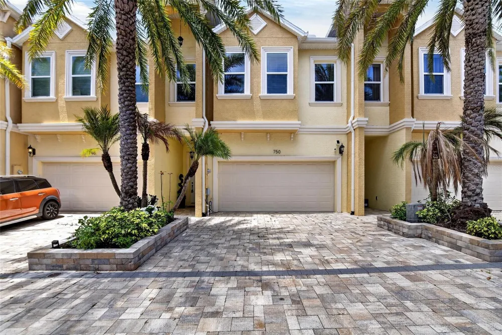 750 GRAND CYPRESS LANE Tarpon Springs, FL 34689