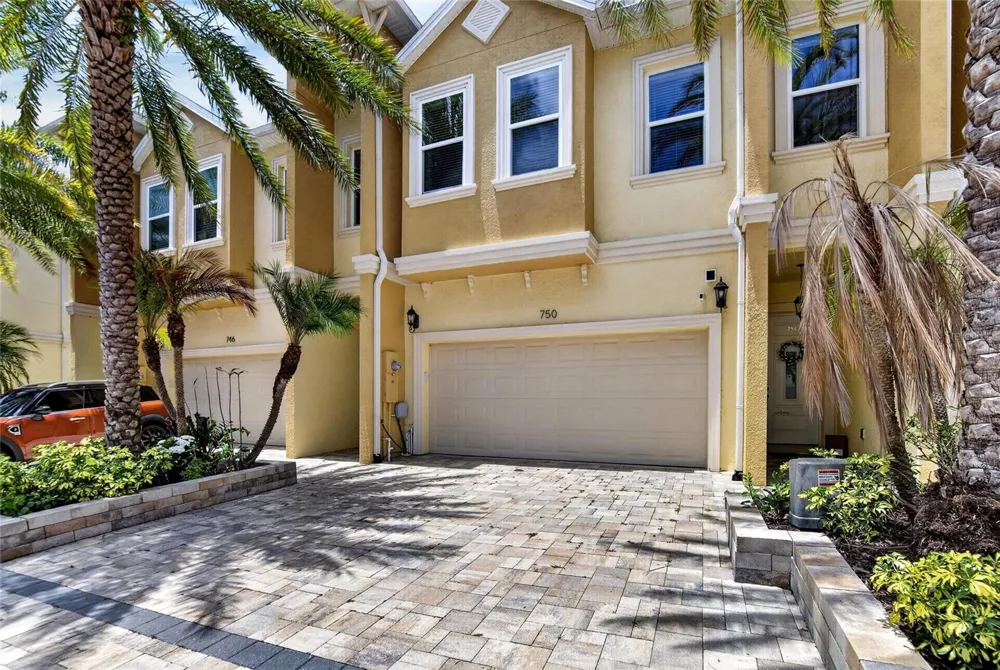 750 GRAND CYPRESS LANE Tarpon Springs, FL 34689
