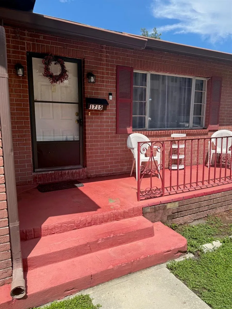1715 W CARMEN STREET Tampa, FL 33606