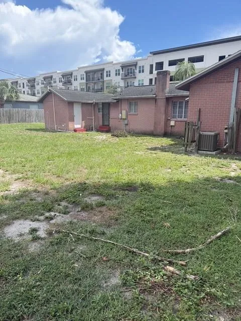 1715 W CARMEN STREET Tampa, FL 33606