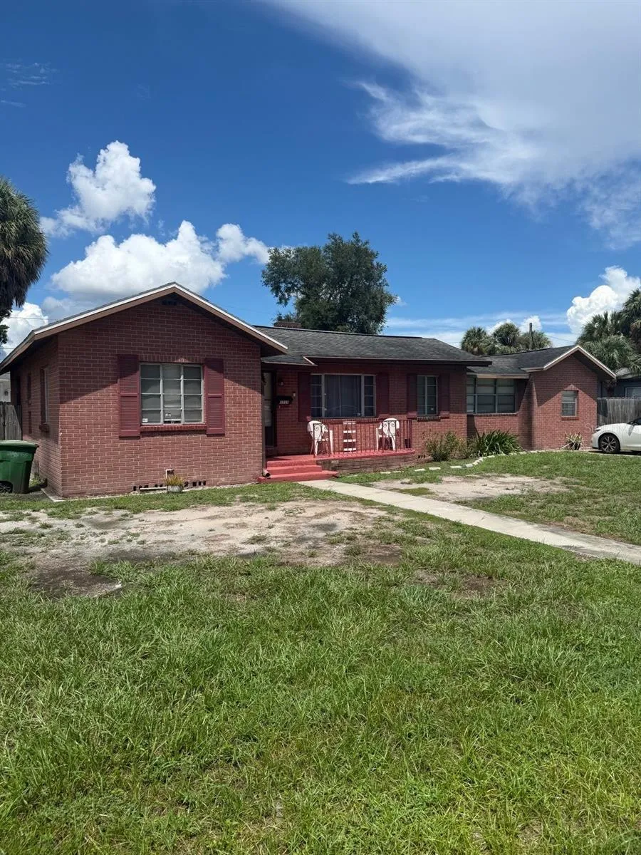 1715 W CARMEN STREET Tampa, FL 33606