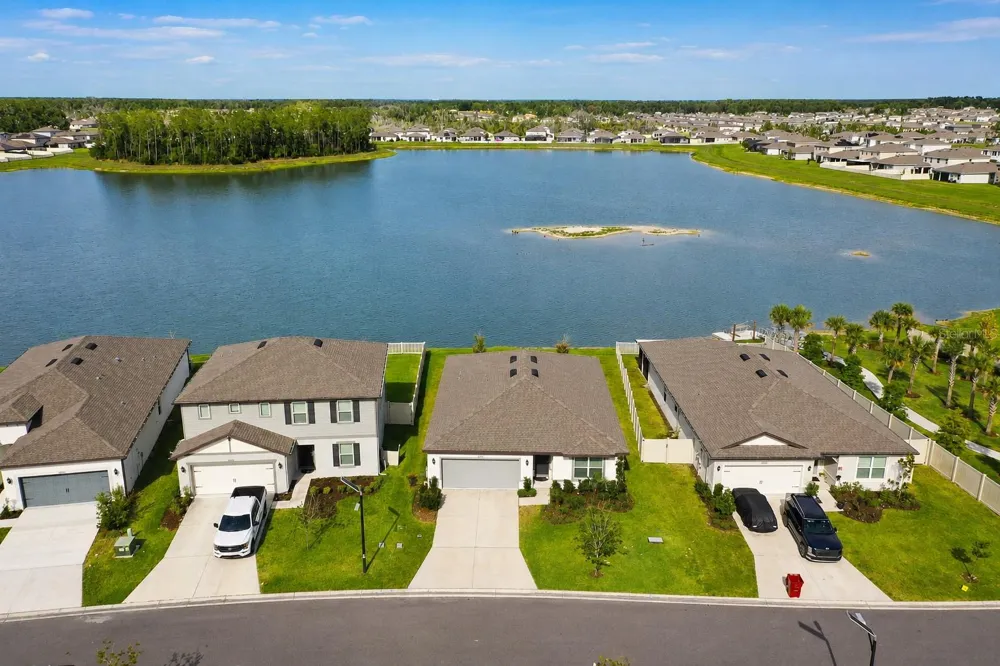 3830 CAPRI COAST DRIVE Plant City, FL 33565