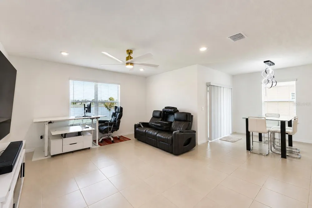 3830 CAPRI COAST DRIVE Plant City, FL 33565
