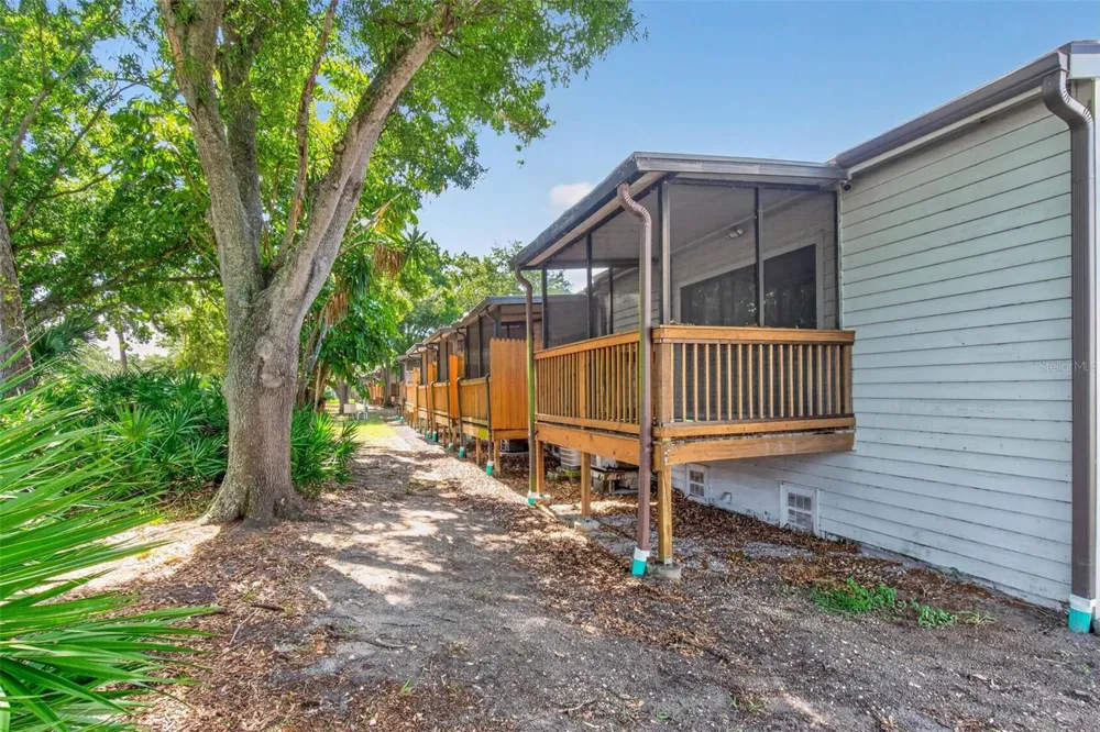6389 93RD TERRACE #4706 Pinellas Park, FL 33782