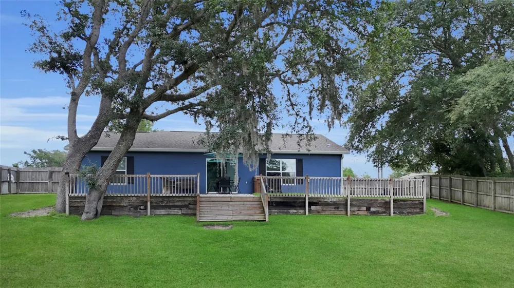 20 MALAUKA CIRCLE Ocklawaha, FL 32179