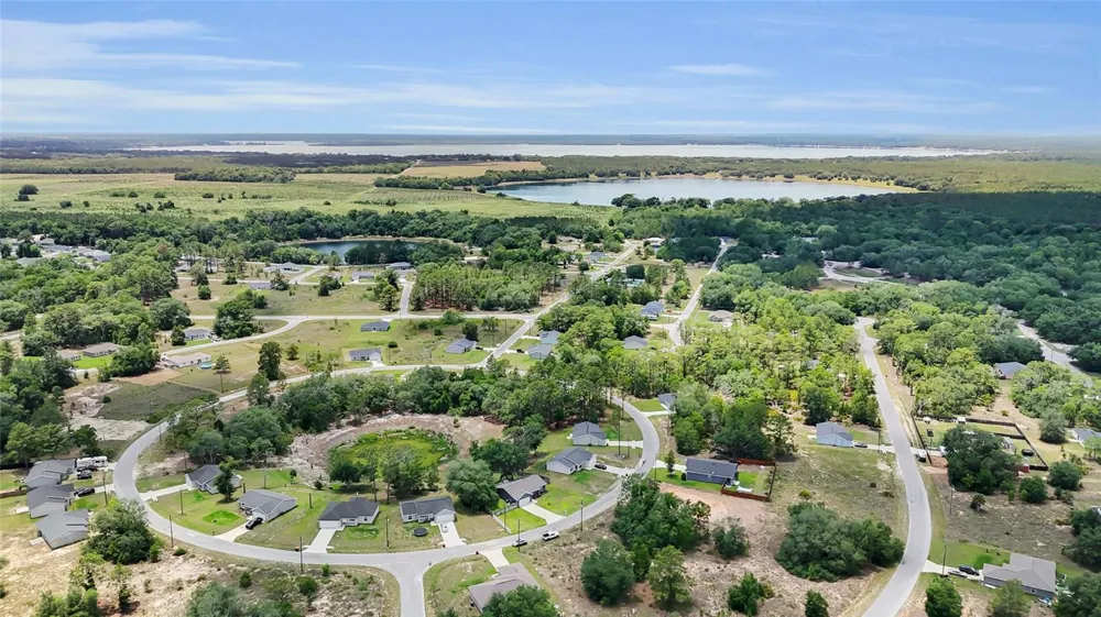 20 MALAUKA CIRCLE Ocklawaha, FL 32179