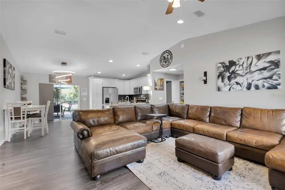 20 MALAUKA CIRCLE Ocklawaha, FL 32179