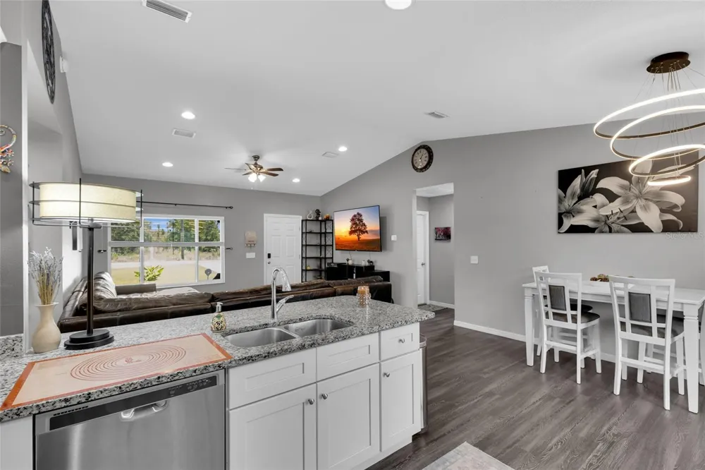 20 MALAUKA CIRCLE Ocklawaha, FL 32179
